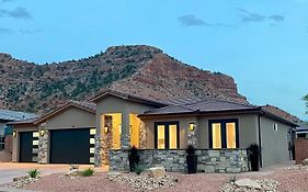 Luxury Pet Friendly Holiday Home La Estancia Kanab